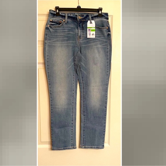 Time and Tru Petite Straight Leg - Picture 2 of 9